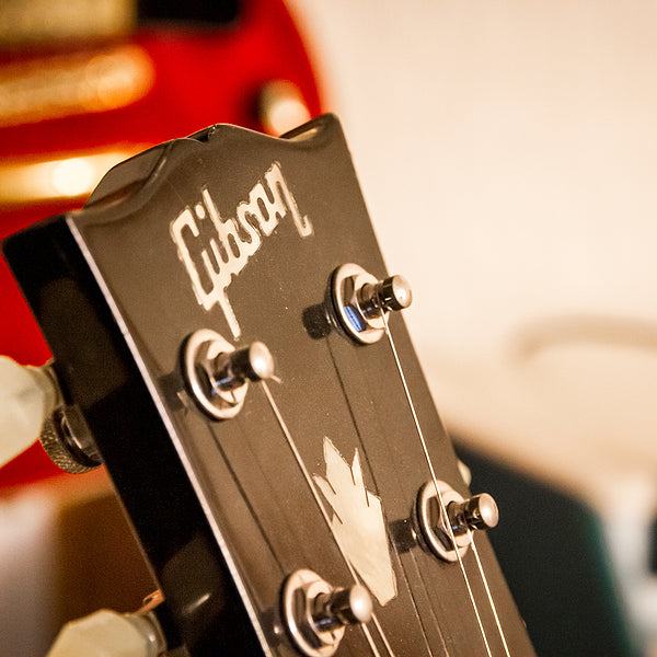 Gibson guitar - guitar accessories