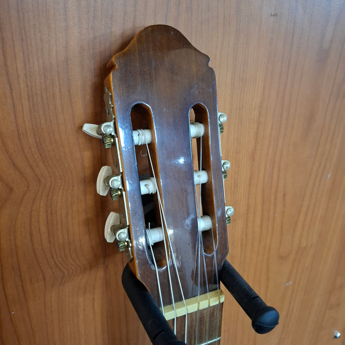 Second Hand Raimundo Classical Guitar