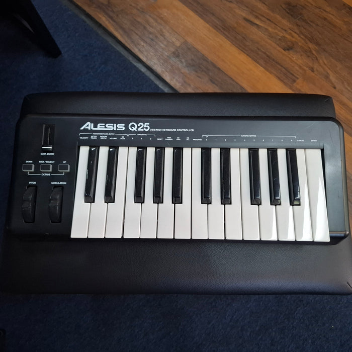 Second hand Alesis Q25 Midi Keyboard Controller