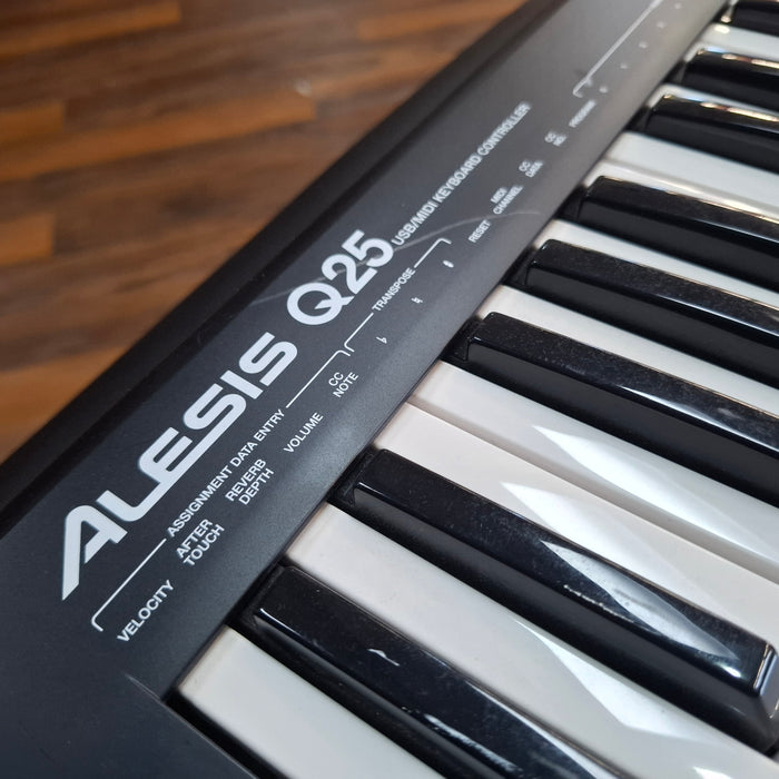 Second hand Alesis Q25 Midi Keyboard Controller