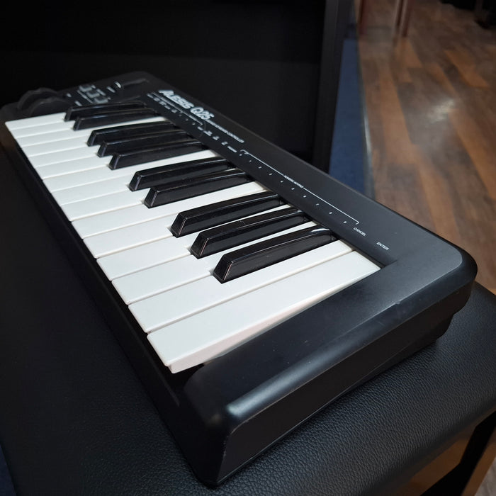 Second hand Alesis Q25 Midi Keyboard Controller