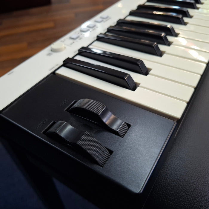 Second Hand iRig Keys Pro 37 Key Universal Mini Controller Keyboard