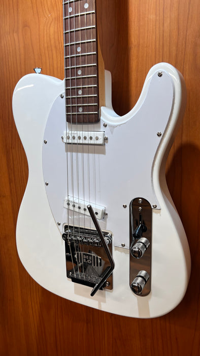 Rapier Escort Arctic White Electric Guitar