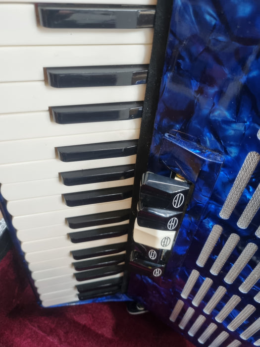 Second Hand Stephanelli 72 Bass Accordion