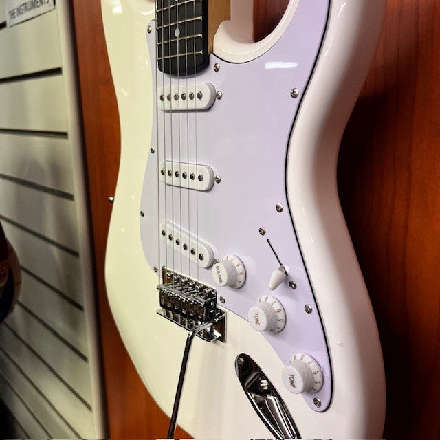 Chord CAL63 Electric Guitar Bundle