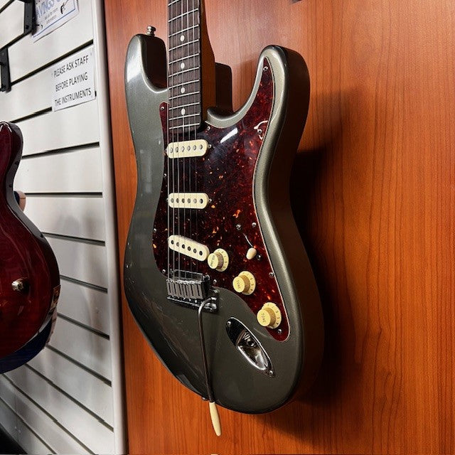 Second Hand 1997 Fender Stratocaster U.S.A With Case