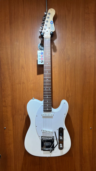 Rapier Escort Arctic White Electric Guitar