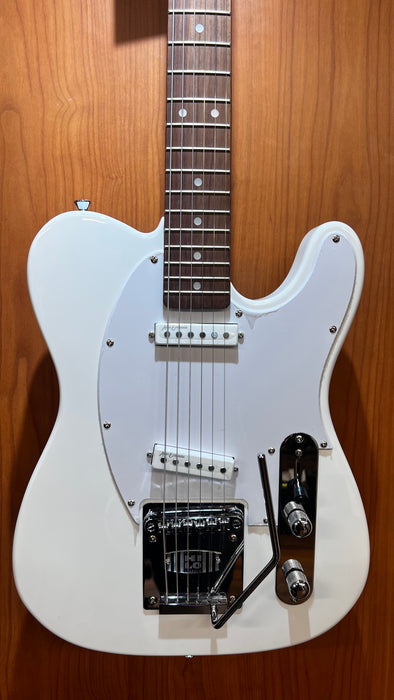 Rapier Escort Arctic White Electric Guitar