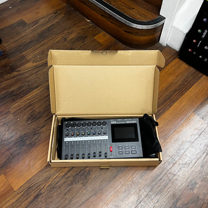 Second Hand Zoom R20 Multitrack Recorder