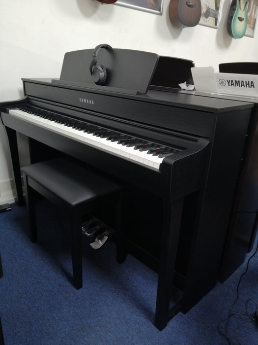 Second Hand Yamaha Clavinova CLP-745 Digital Piano Package