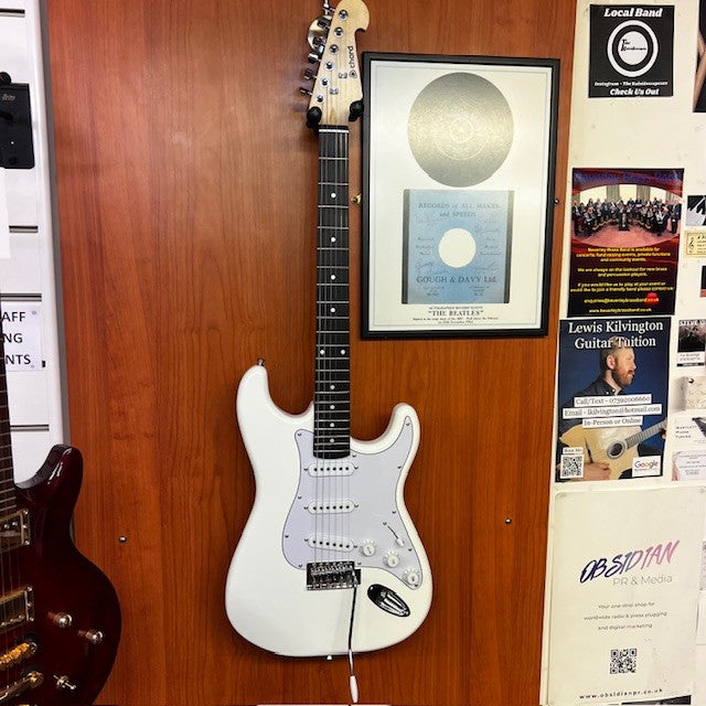 Chord CAL63 Electric Guitar Bundle