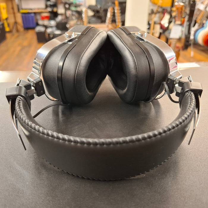 Second Hand Boss Waza-Air Wireless Personal Guitar Amplification System