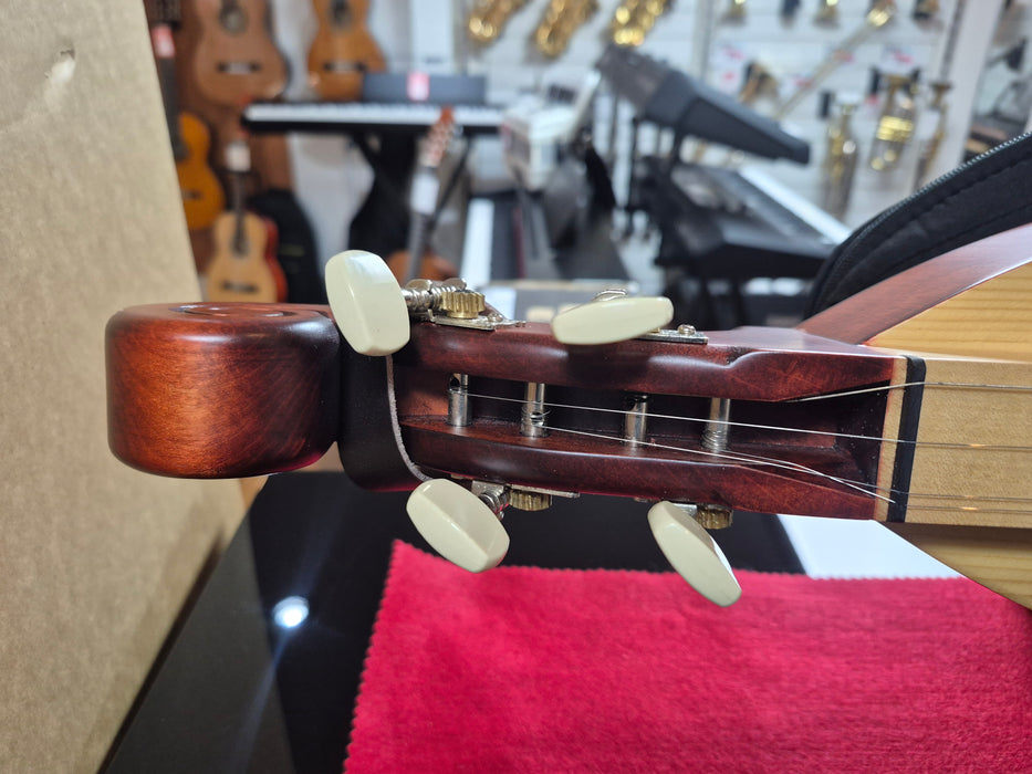 Second Hand Hora 4 String Mountain Dulcimer with bag