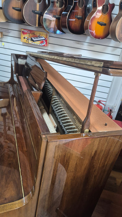 Second hand Samick SM-3 upright piano.