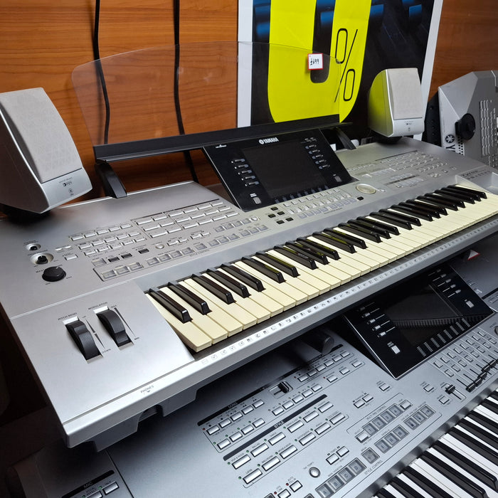 Second Hand Yamaha Tyros 1 Digital Workstation-includes speakers