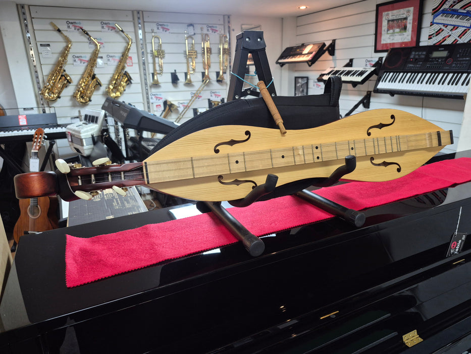 Second Hand Hora 4 String Mountain Dulcimer with bag