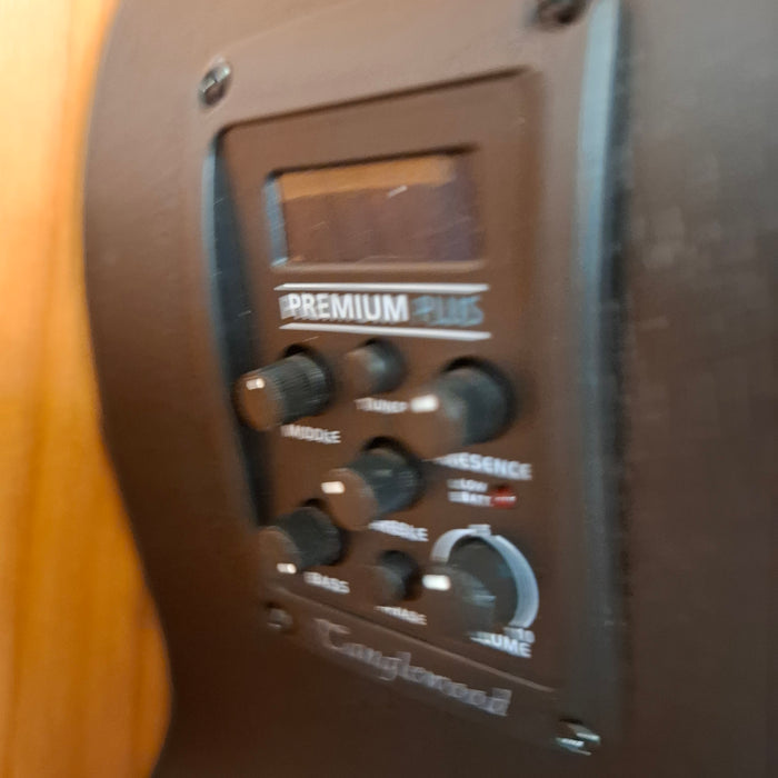 Tanglewood Blackbird TWB7CE Electro Acoustic Guitar