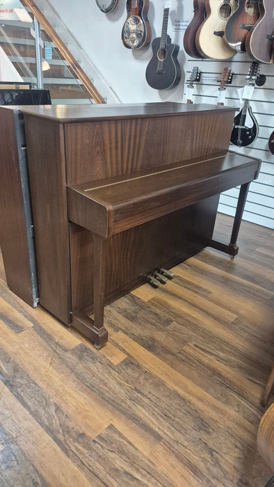 Second Hand Yamaha P110 acoustic piano