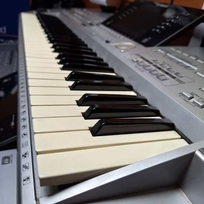 Second Hand Yamaha Tyros 1 Digital Workstation-includes speakers