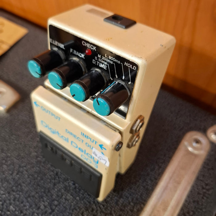 Second Hand Boss Digital Delay DD-3 Effect Pedal
