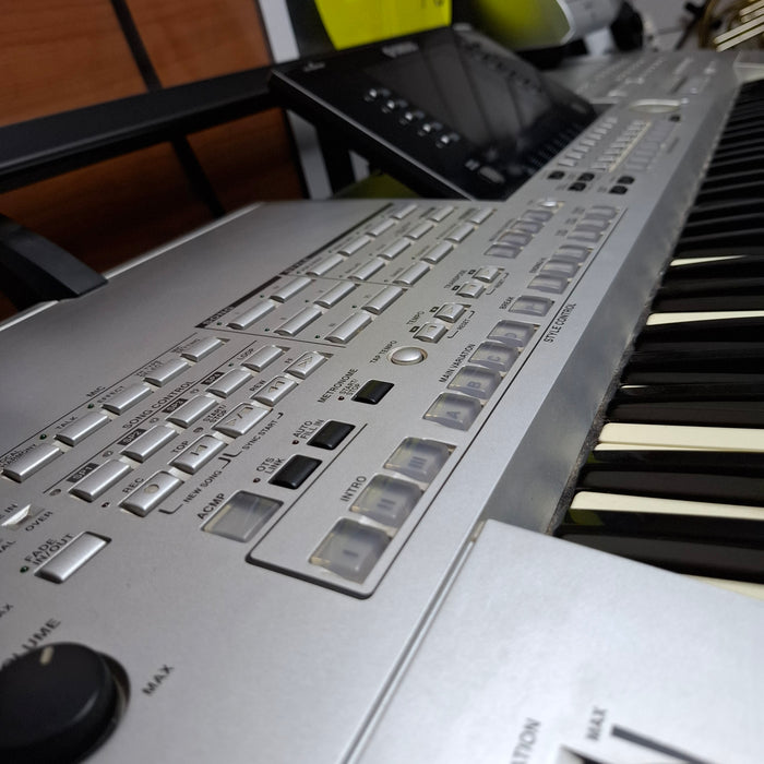 Second Hand Yamaha Tyros 1 Digital Workstation-includes speakers