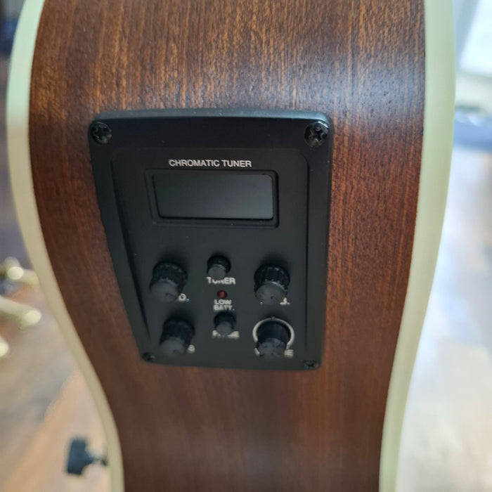 BOM-40 Electro-Acoustic Short-Scale Bass Guitar