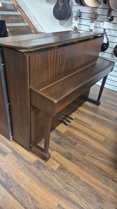 Second Hand Yamaha P110 acoustic piano