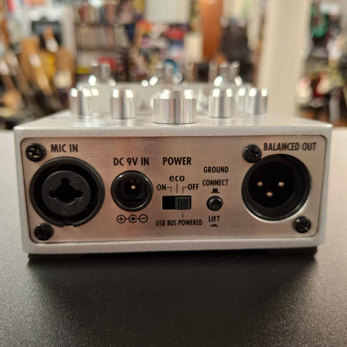 Second Hand Zoom A3 Pre Amp And Multi Effects Acoustic Guitar Pedal