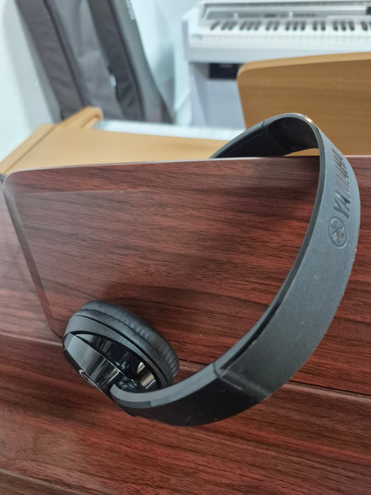 Second Hand Yamaha CLP240 Digital Piano (mahogany satin)